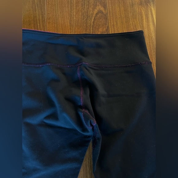 Lululemon reversible cropped leggings - Picture 4 of 9